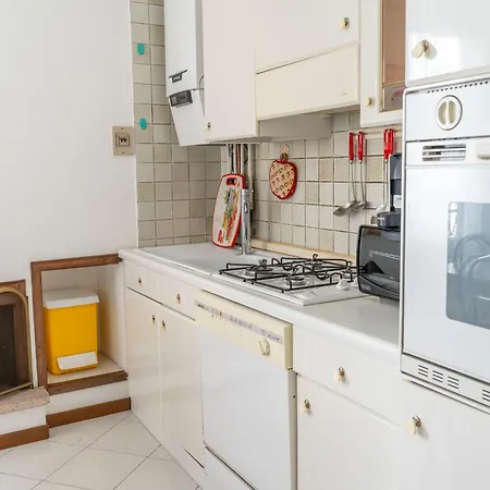V - 100 Metres To Ferry With Private Garage Apartamento