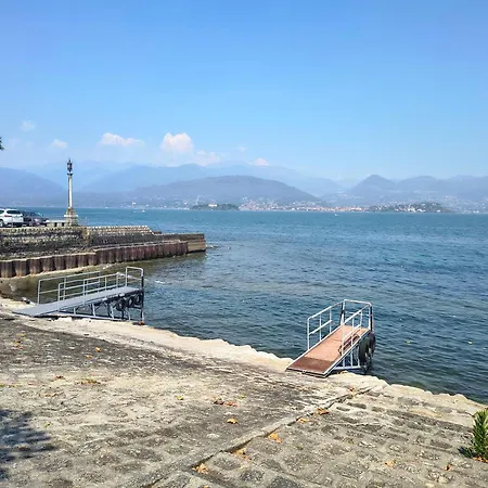 V - 100 Metres To Ferry With Private Garage