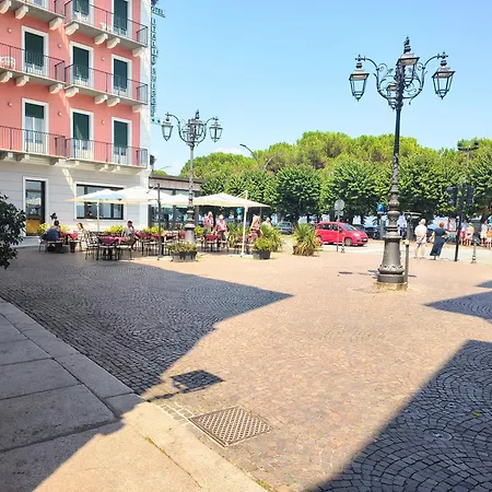 V - 100 Metres To Ferry With Private Garage Apartamento