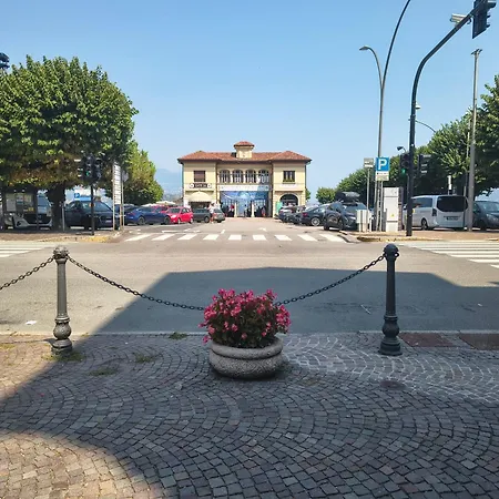 V - 100 Metres To Ferry With Private Garage *